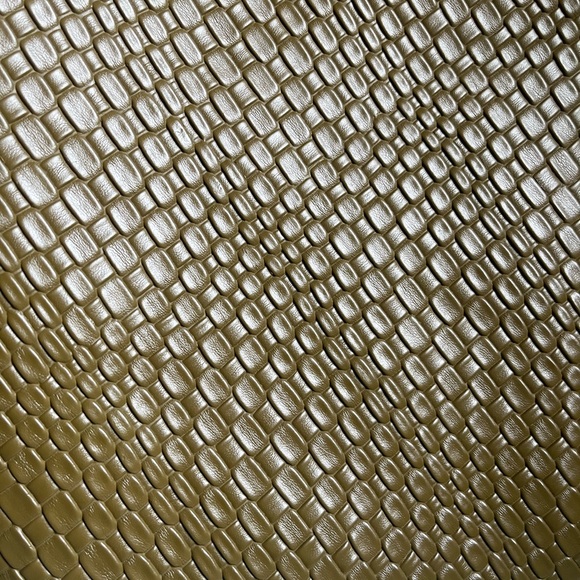 LA TERRE Vegan Faux Leather Olive Shoulder Bag - Picture 3 of 9